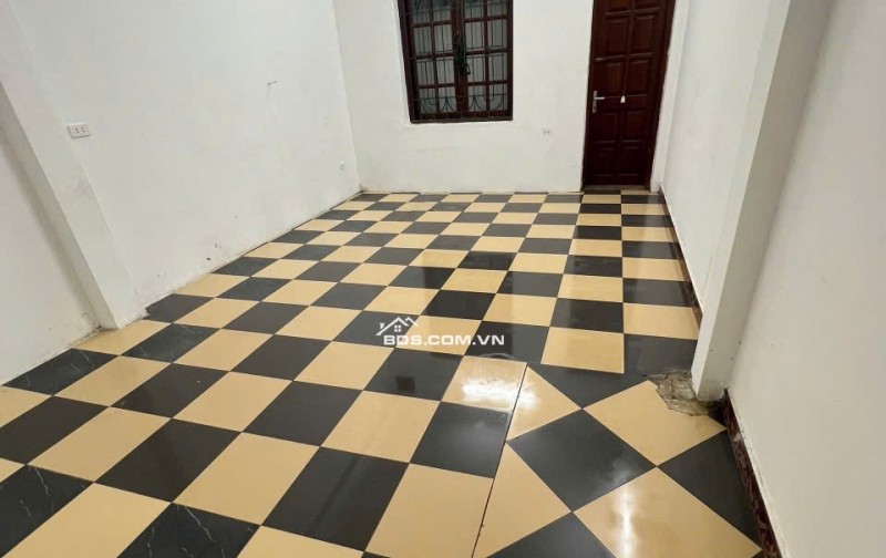 BẤT CHẤP MÔ HÌNH - LẠC LONG QUÂN – GẦN HỒ TÂY – CÁCH HỒ ~30M VỊ TRÍ ĐẸP – KD TỐT – DÂN TRÍ CAO